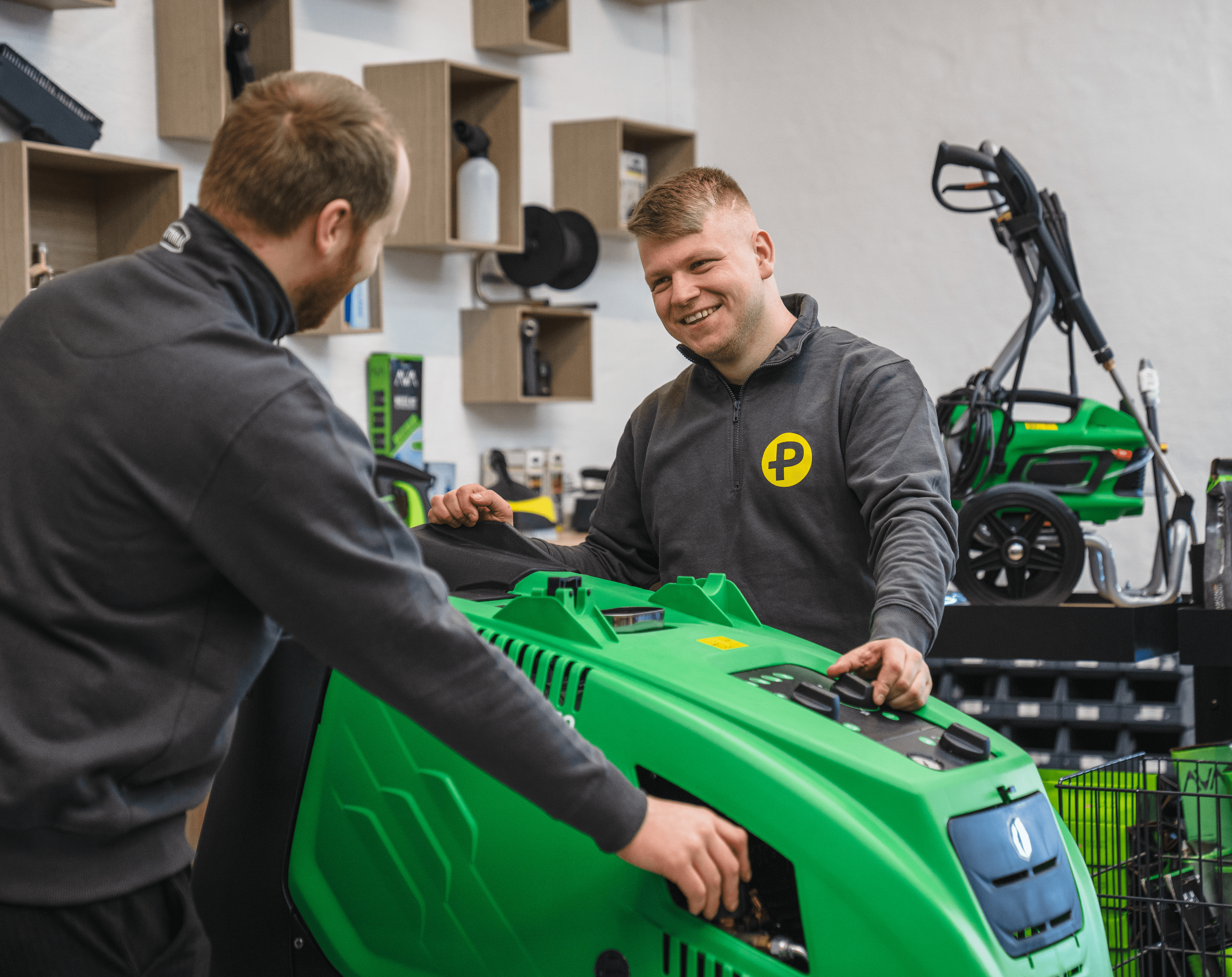 Høytrykkspyler fra Foma med ansatte fra Proffia